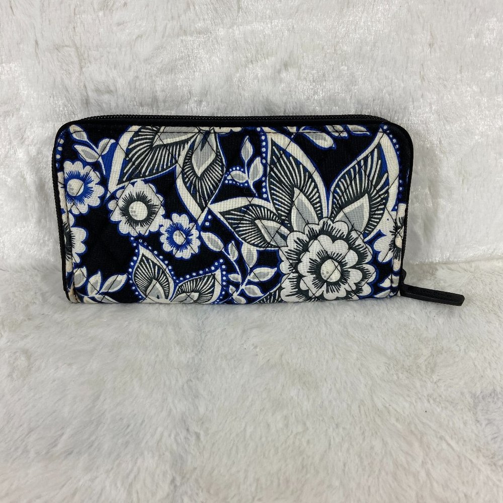 Vera Bradley | Snow Lotus RFID Georgia Wallet